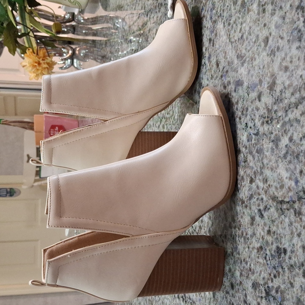"QUPID" LEATHETTE BOOTS, SZ. 7-7.5, Off-white, open-toe, chunky boots.